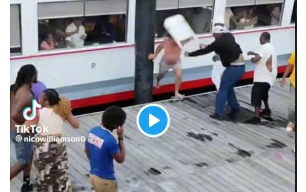 Watch Alabama boat fight Video: People thrown into water as huge brawl breaks out at Riverfront Park