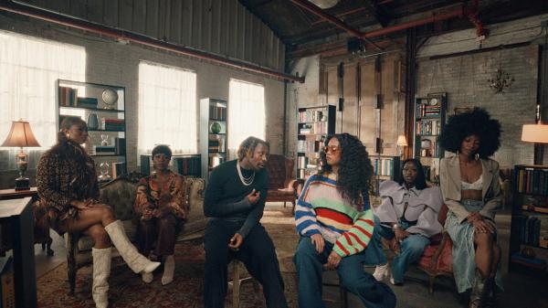 VIDEO: Asake & H.E.R. - Lonely At The Top (Acoustic)